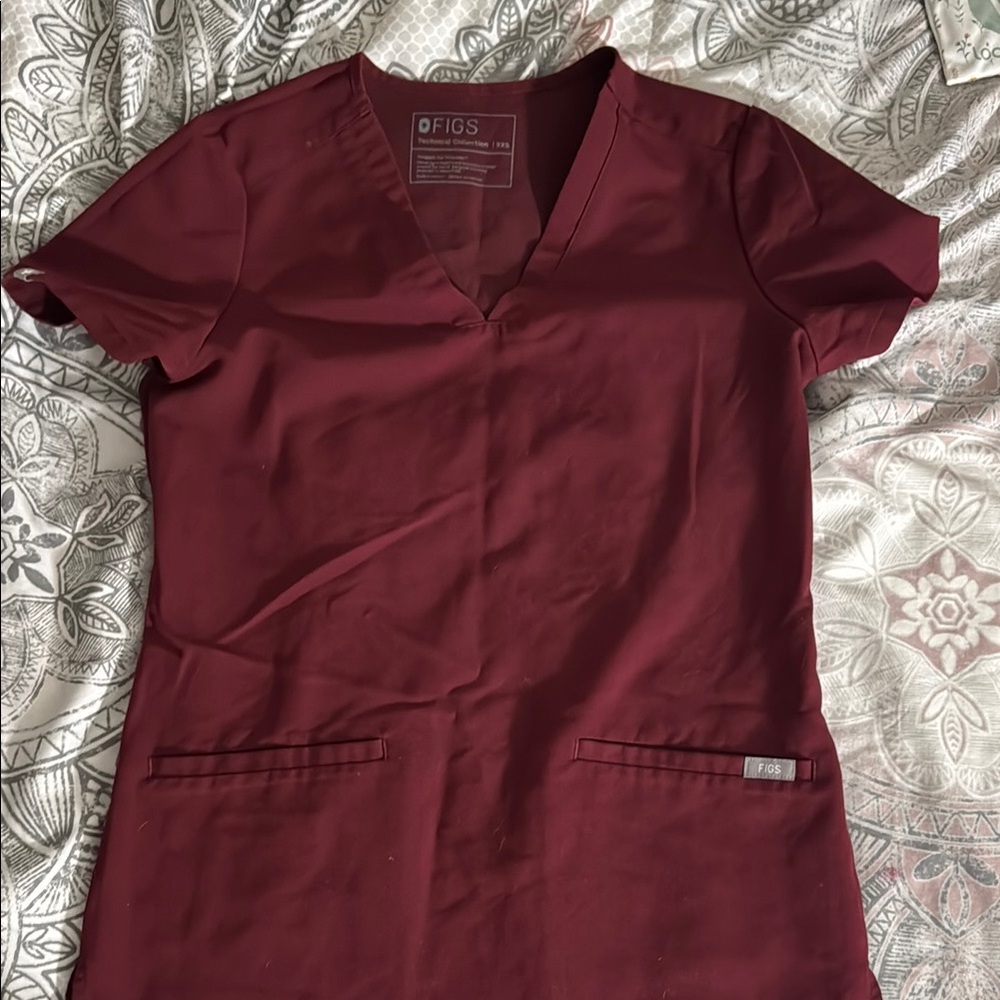 FIGS Three-Pocket Scrub Top